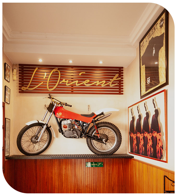 Café L'Orient moto vintage
